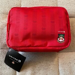United Airlines Polaris Business Class Wrexham AFC Toiletry Kit *NEW WITH TAG*